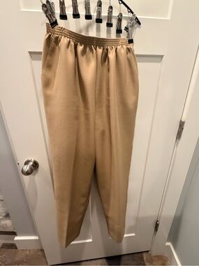 Alfred Dunner Women’s Pull-On Khaki Dress Pants Size 10 Elastic Waist Comfort